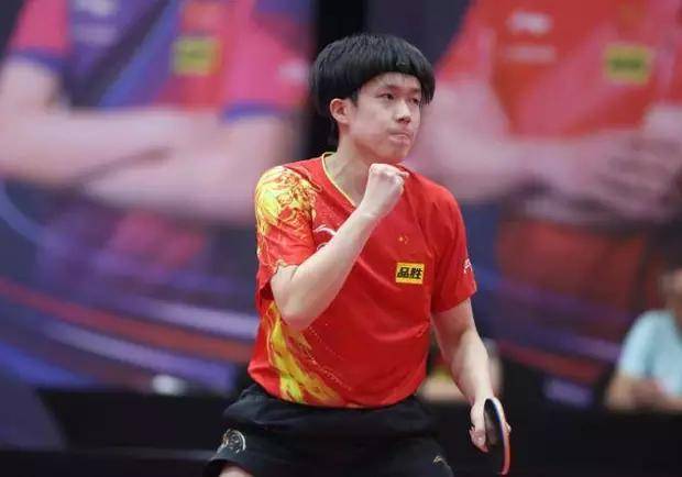 年轻前锋曾 年轻前锋曾