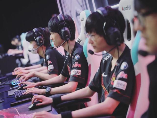 签约备受质 签约备受质