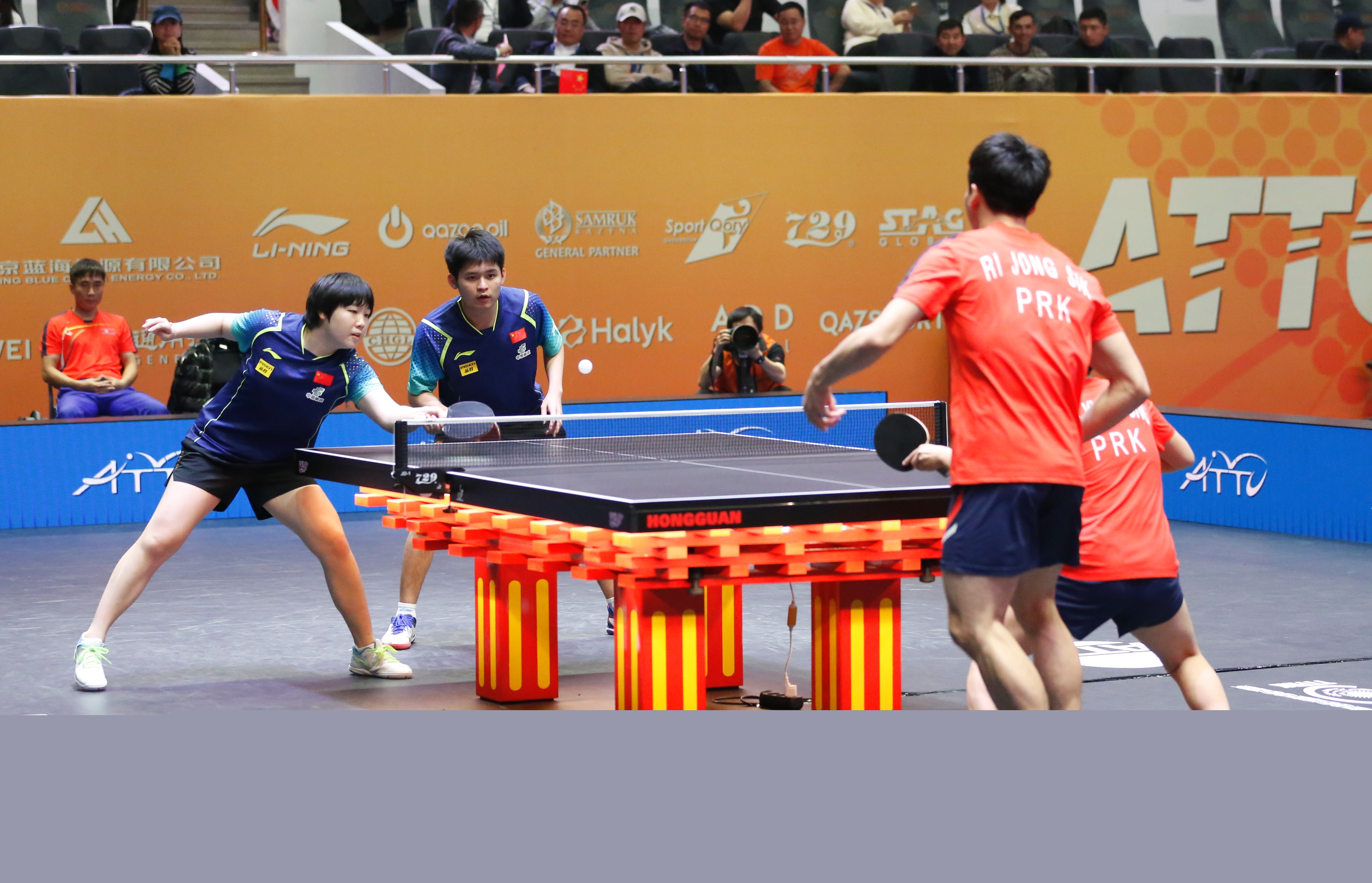 他始终保持 他始终保持